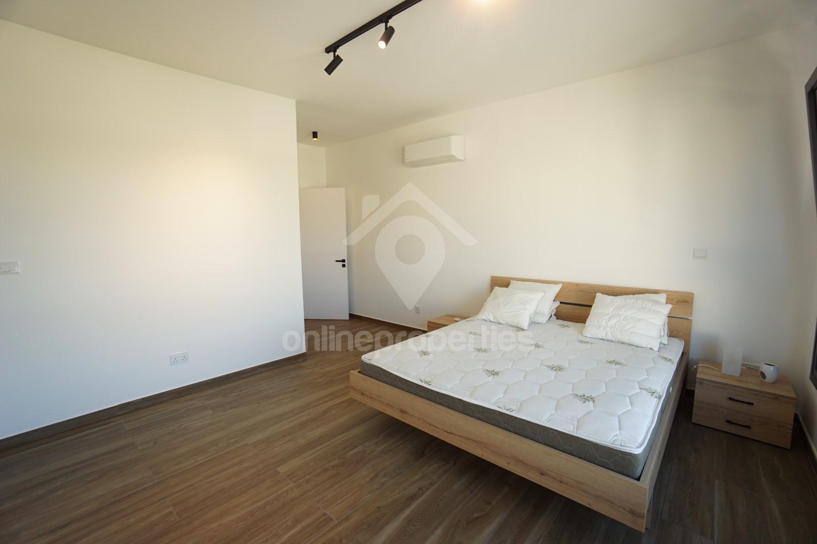 To change image, hover mouse over thumbnails below