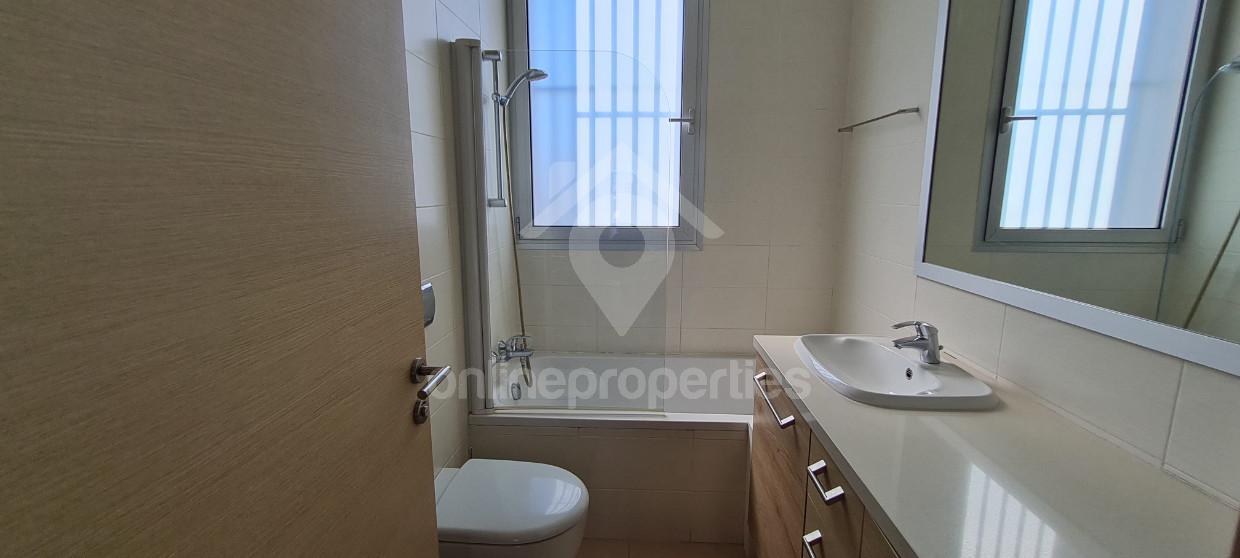 To change image, hover mouse over thumbnails below