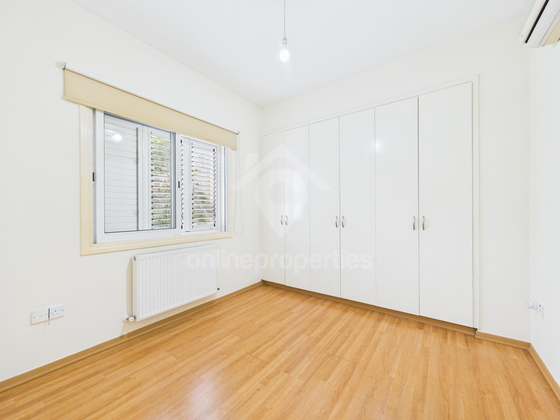 To change image, hover mouse over thumbnails below