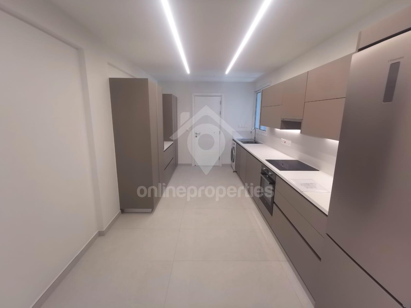 To change image, hover mouse over thumbnails below