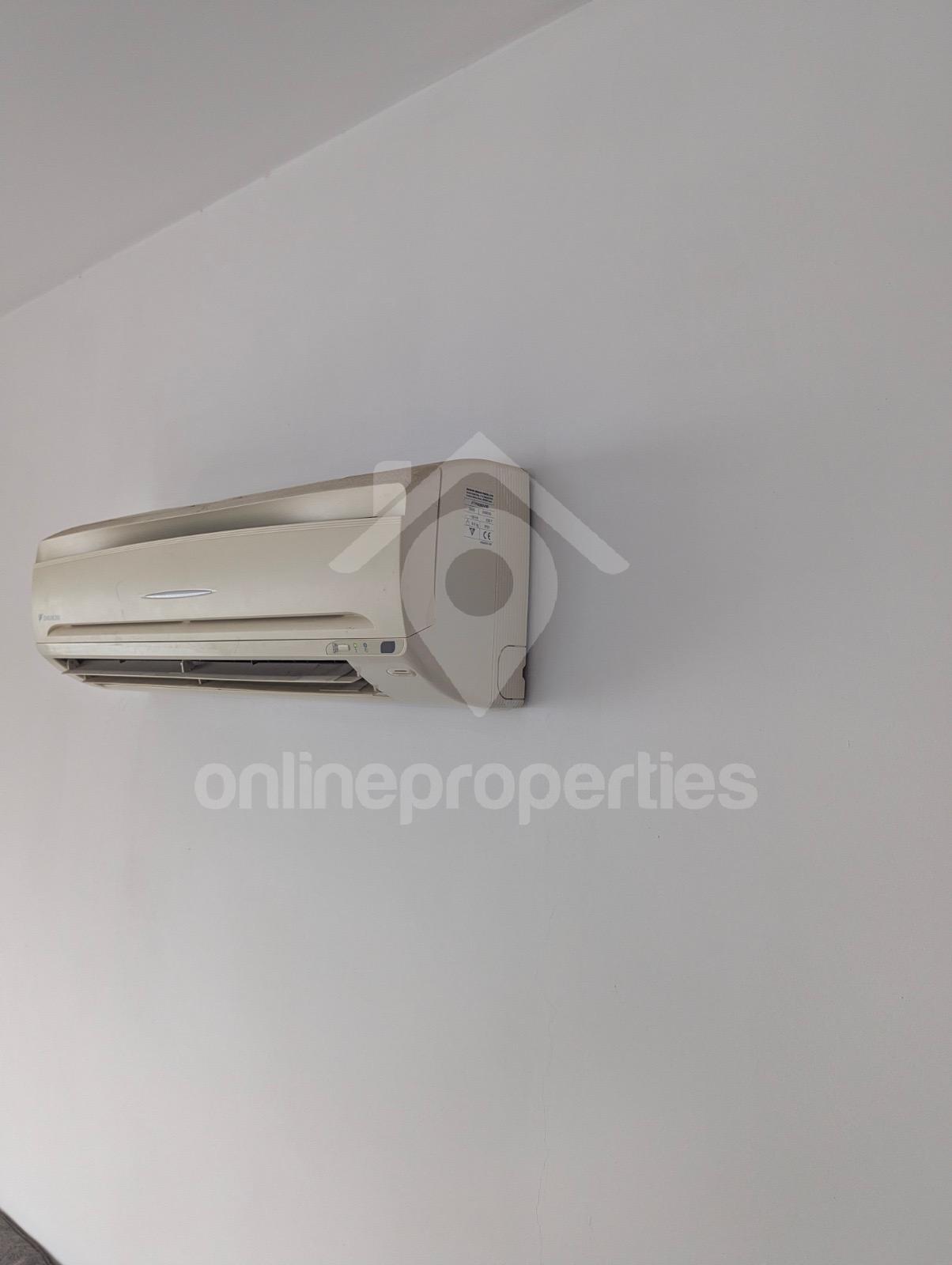 To change image, hover mouse over thumbnails below