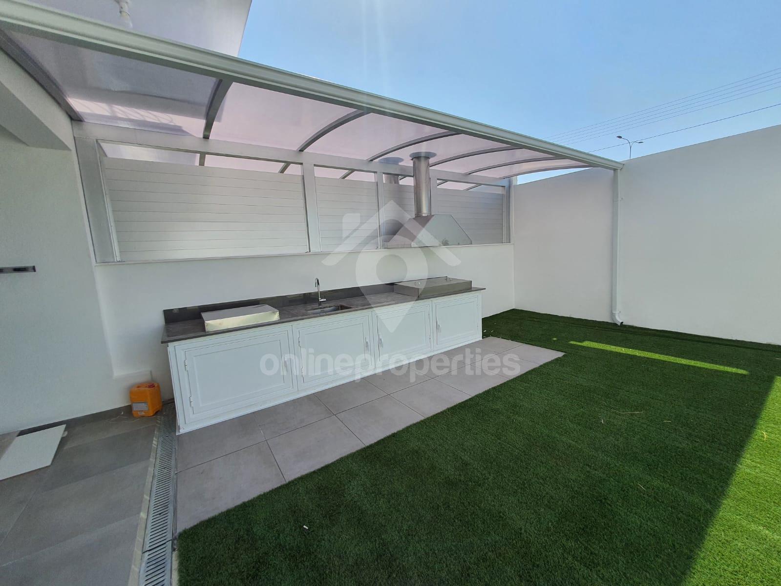 To change image, hover mouse over thumbnails below