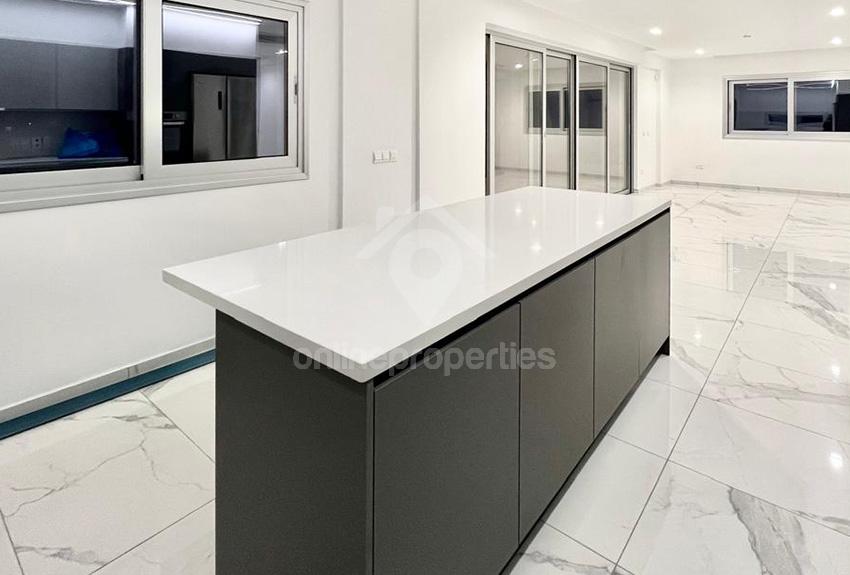 To change image, hover mouse over thumbnails below