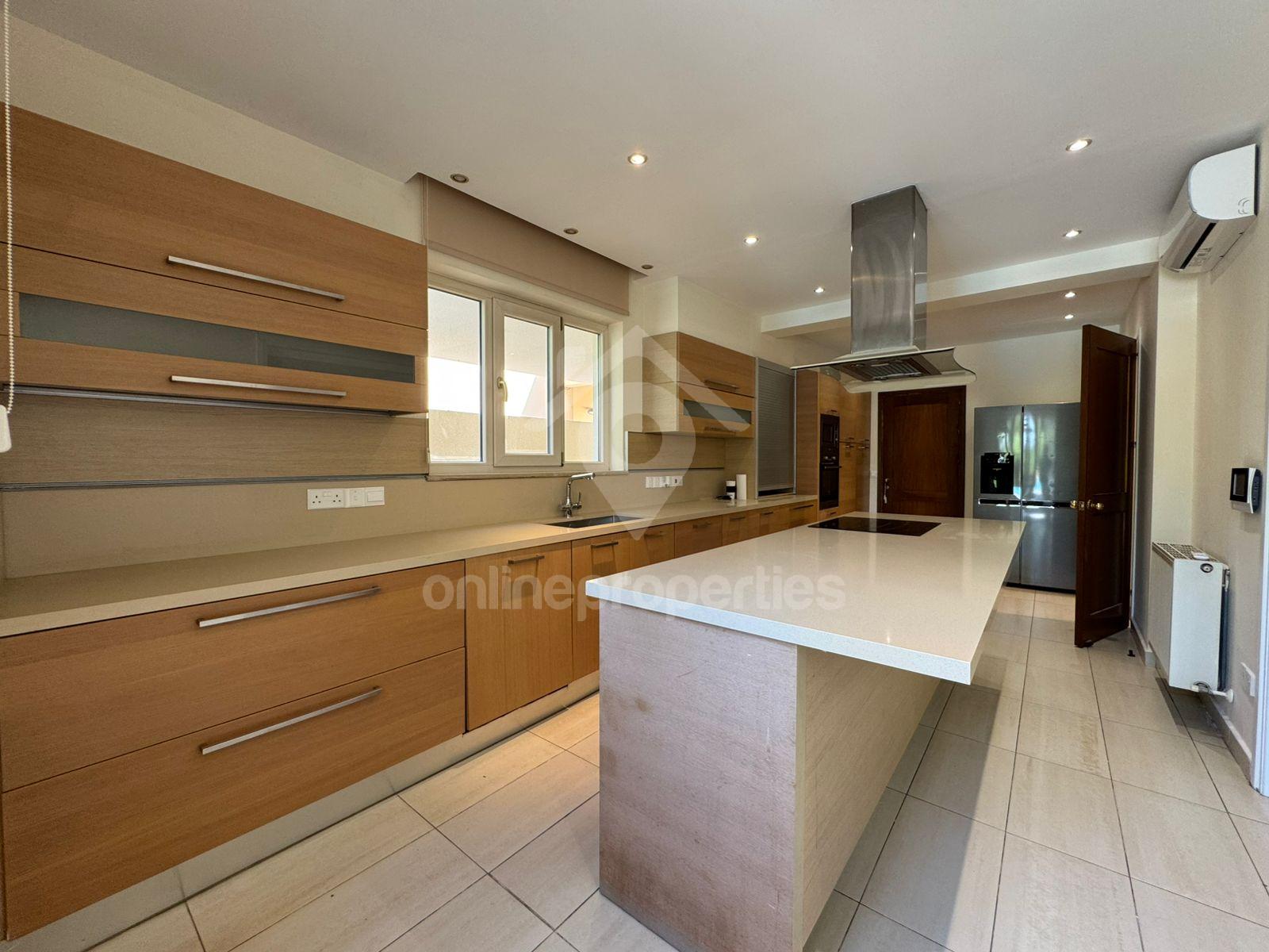 To change image, hover mouse over thumbnails below