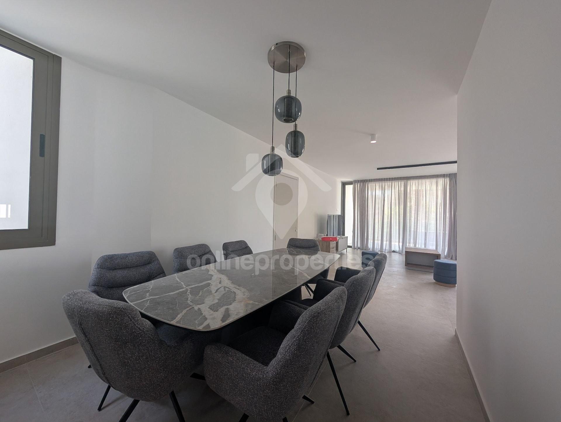 To change image, hover mouse over thumbnails below