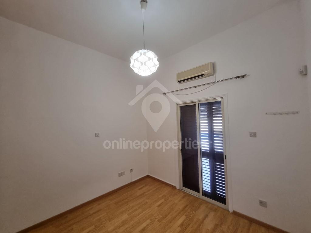 To change image, hover mouse over thumbnails below