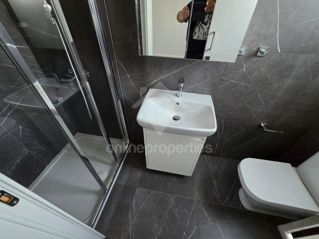 To change image, hover mouse over thumbnails below