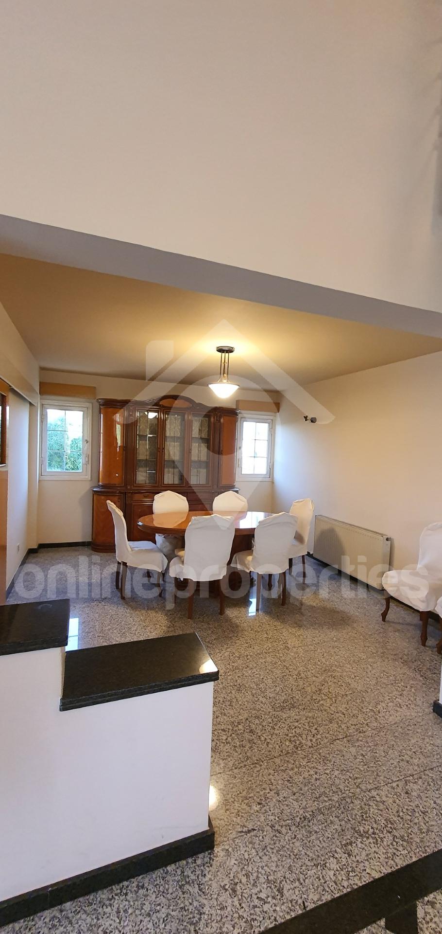 To change image, hover mouse over thumbnails below