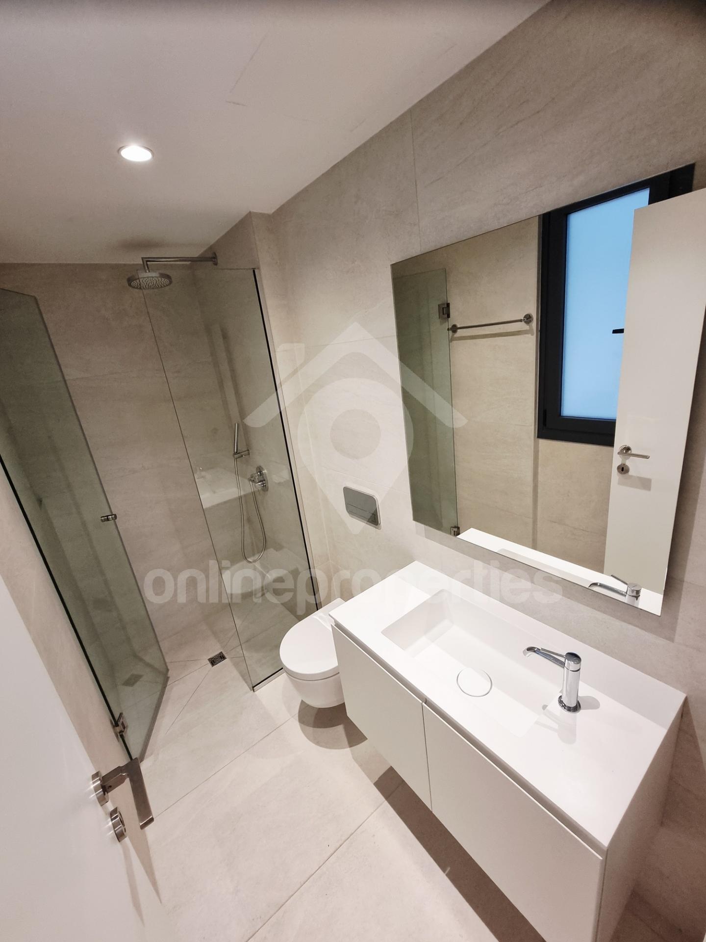 To change image, hover mouse over thumbnails below