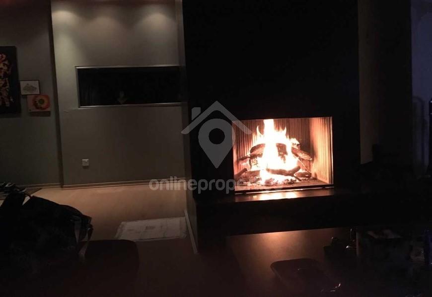 To change image, hover mouse over thumbnails below