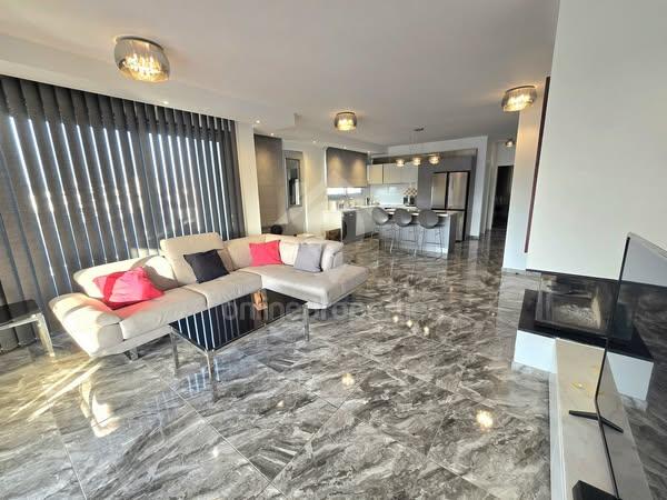 To change image, hover mouse over thumbnails below