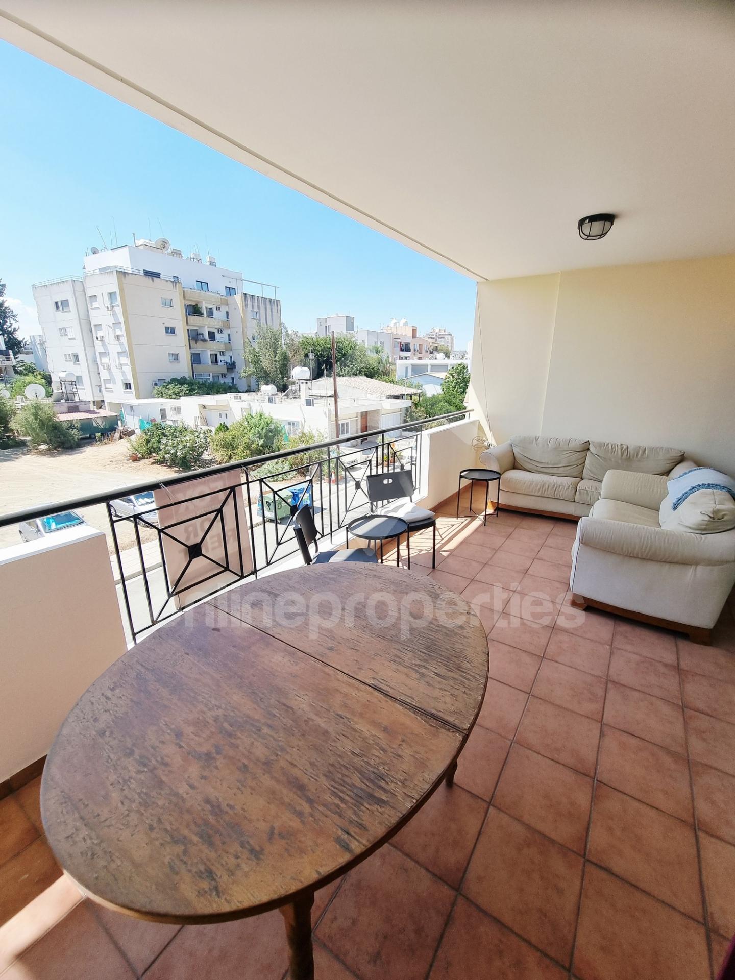 To change image, hover mouse over thumbnails below