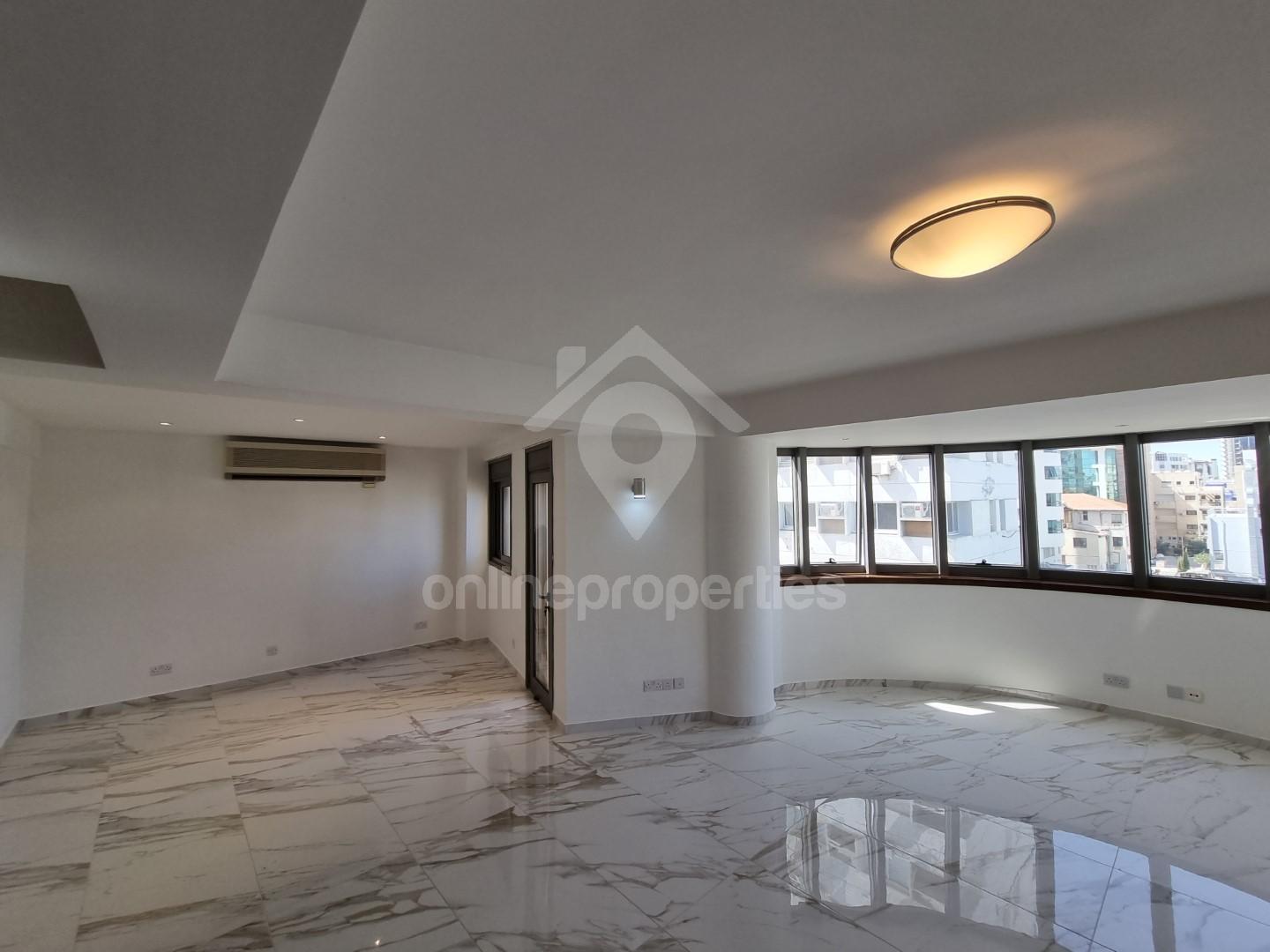 To change image, hover mouse over thumbnails below