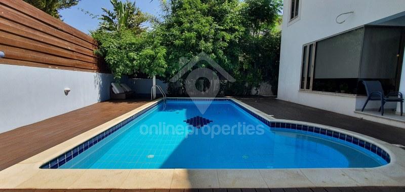 To change image, hover mouse over thumbnails below