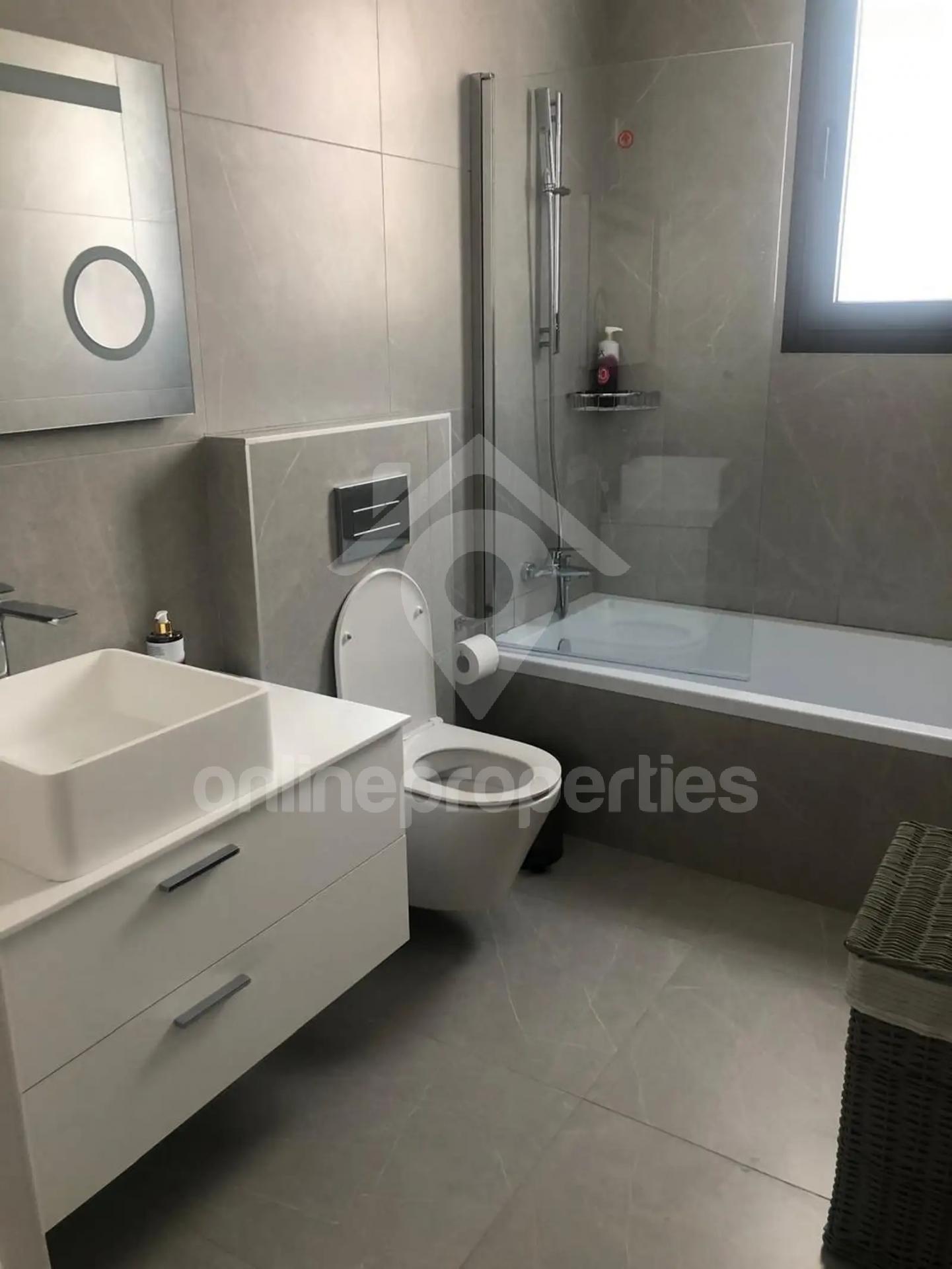 To change image, hover mouse over thumbnails below