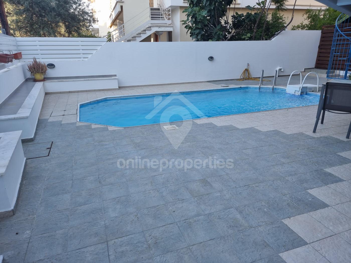 To change image, hover mouse over thumbnails below