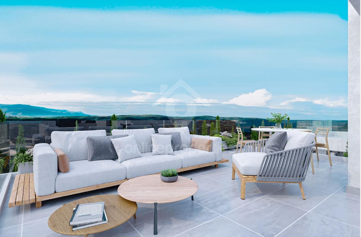 To change image, hover mouse over thumbnails below