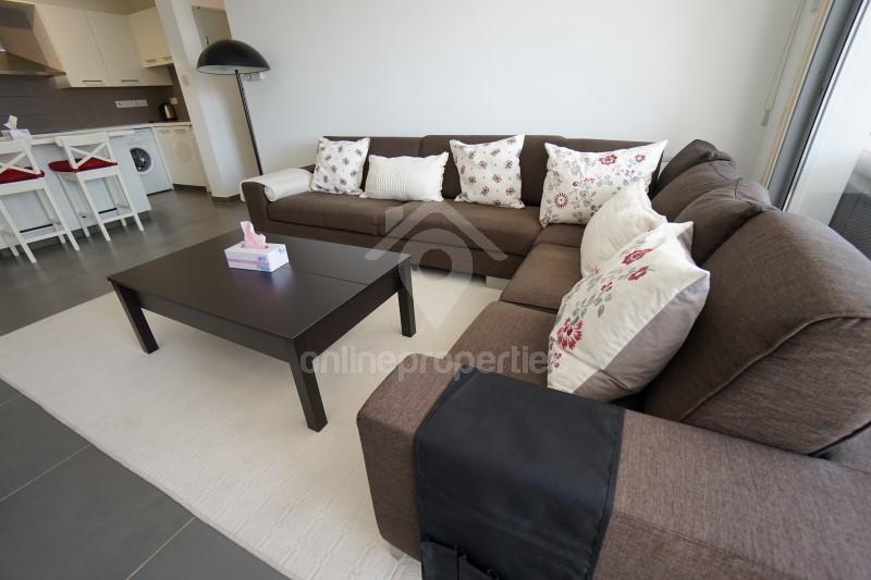 To change image, hover mouse over thumbnails below