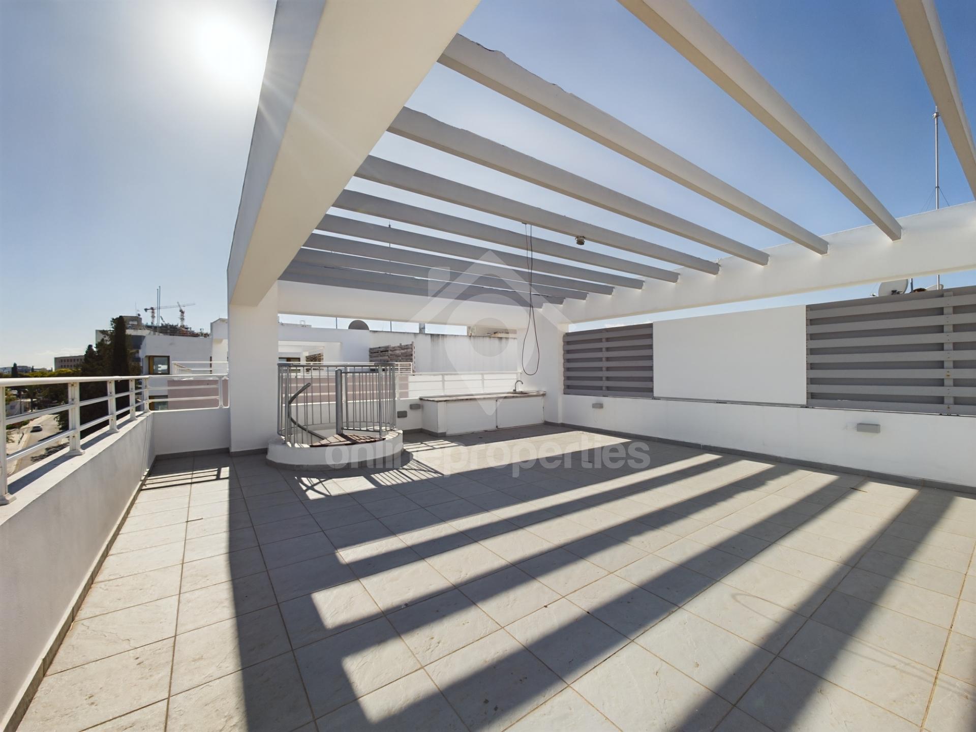 To change image, hover mouse over thumbnails below