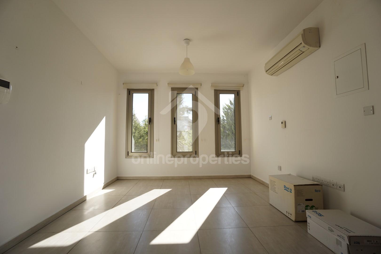 To change image, hover mouse over thumbnails below