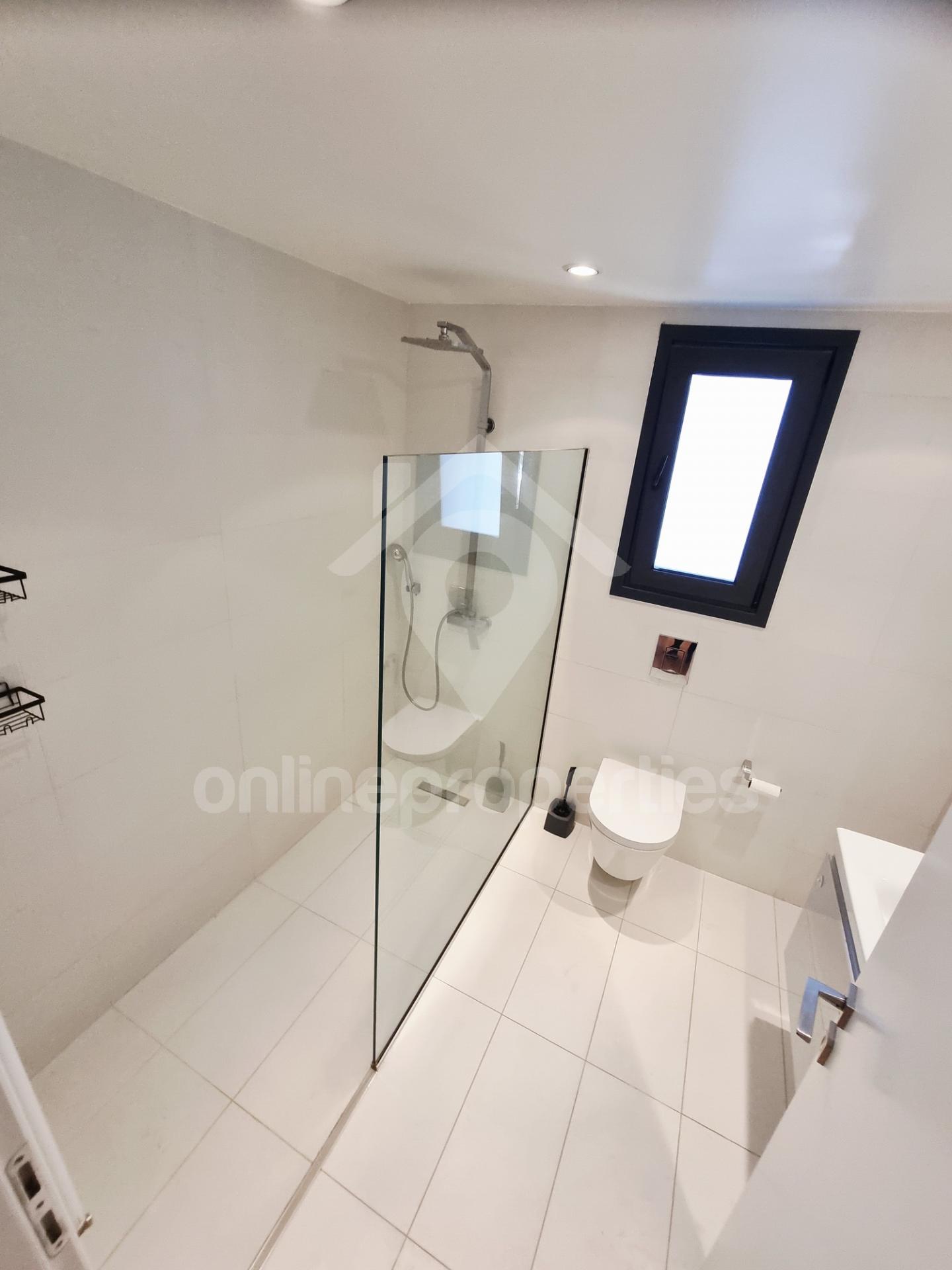 To change image, hover mouse over thumbnails below