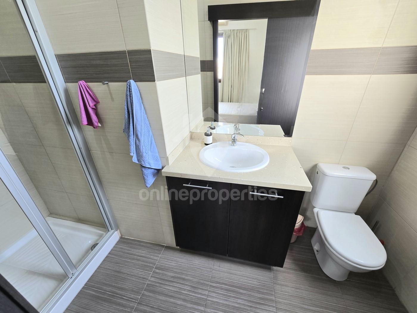 To change image, hover mouse over thumbnails below