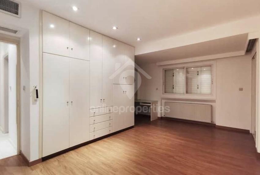 To change image, hover mouse over thumbnails below