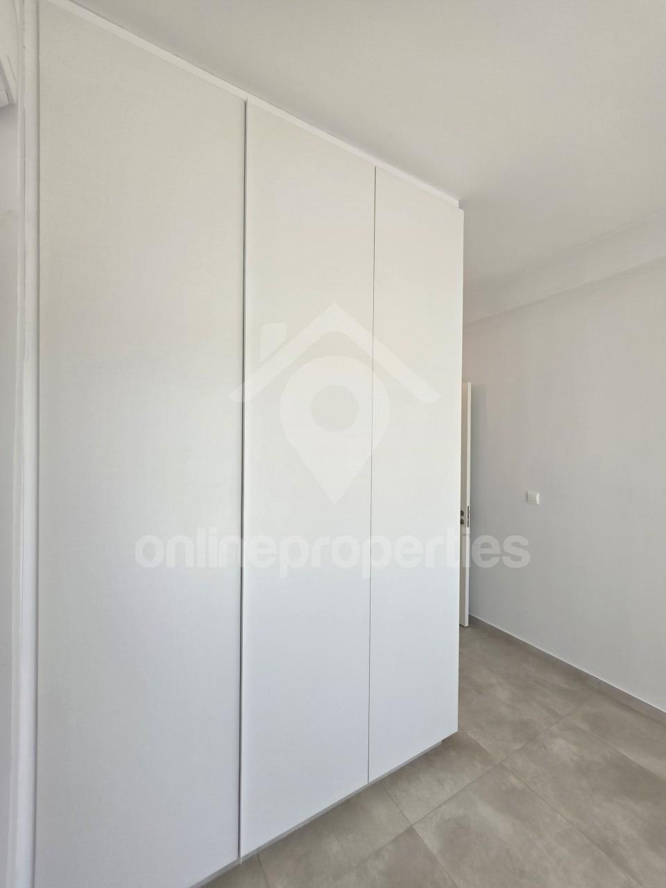 To change image, hover mouse over thumbnails below