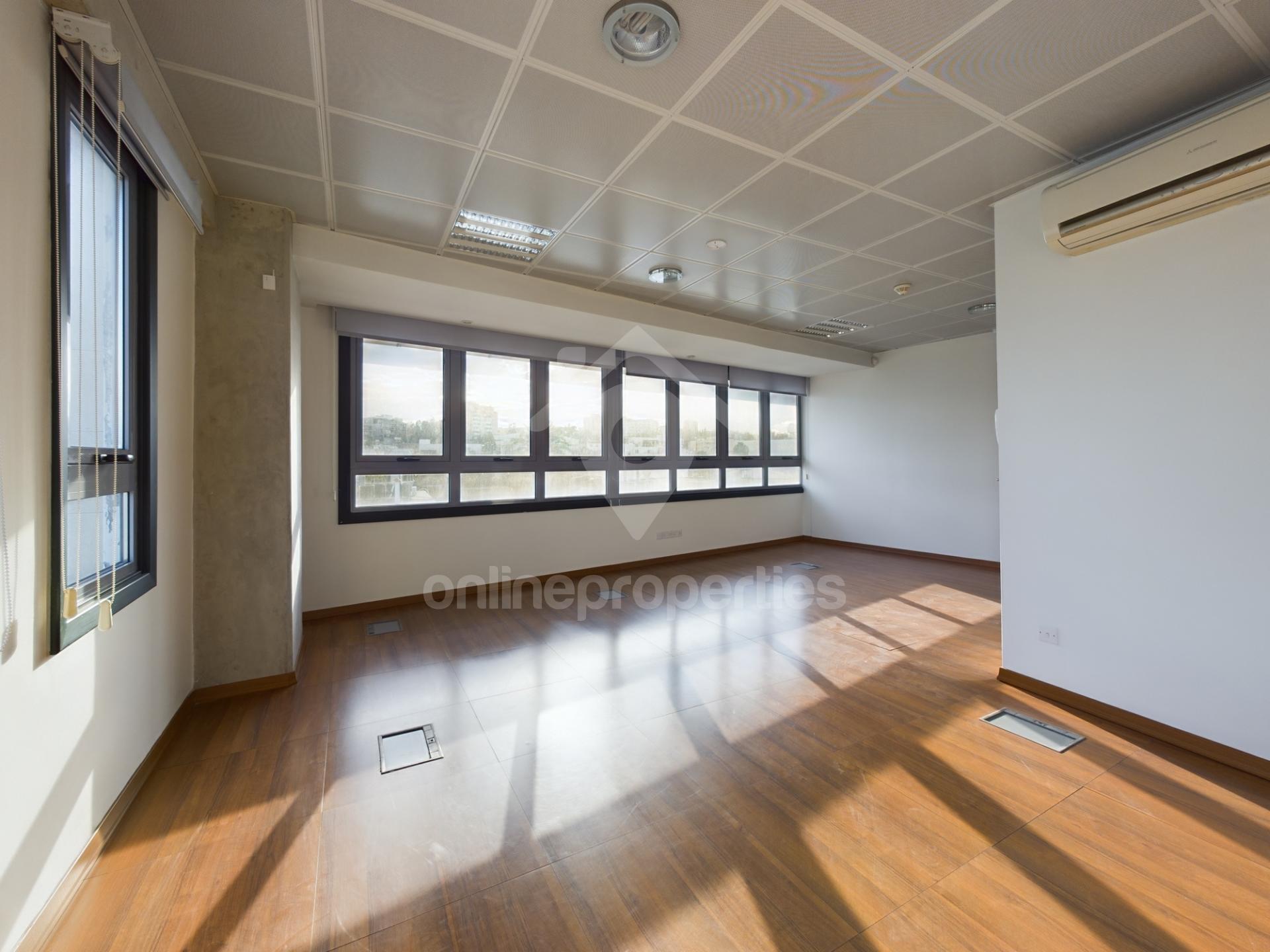 To change image, hover mouse over thumbnails below