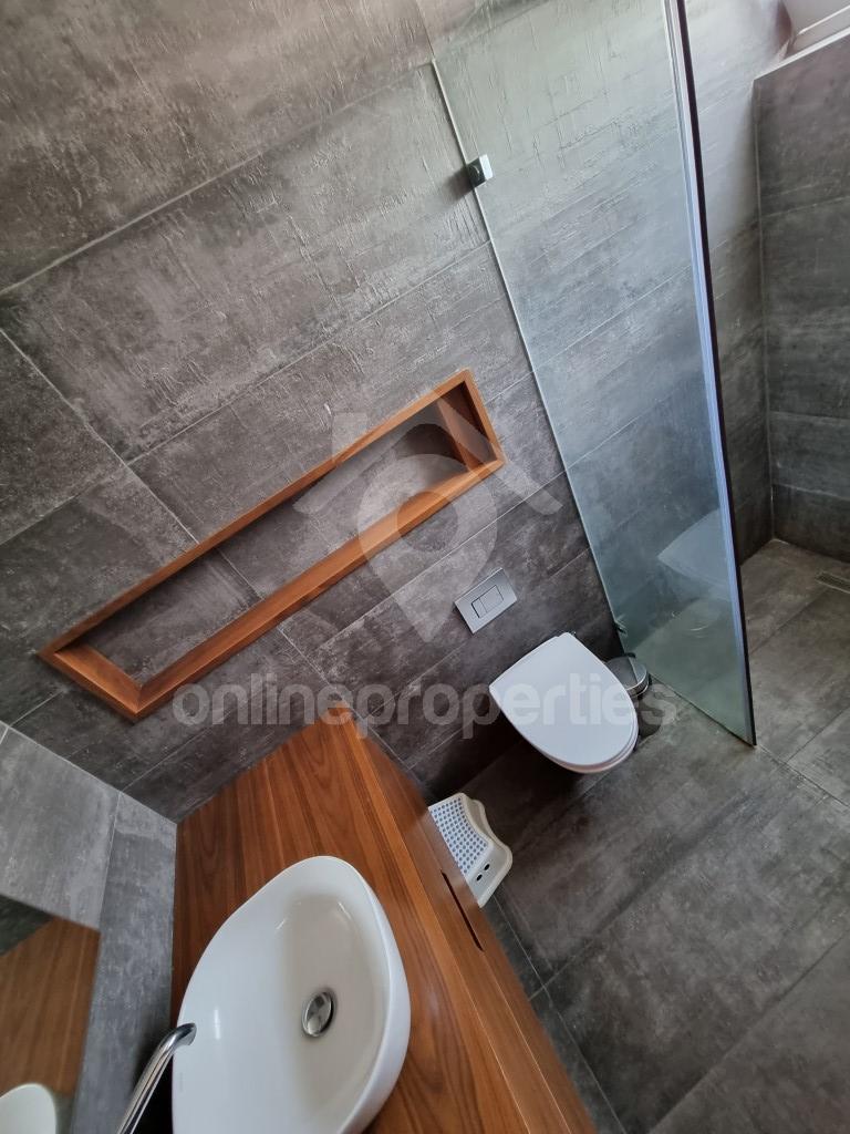 To change image, hover mouse over thumbnails below