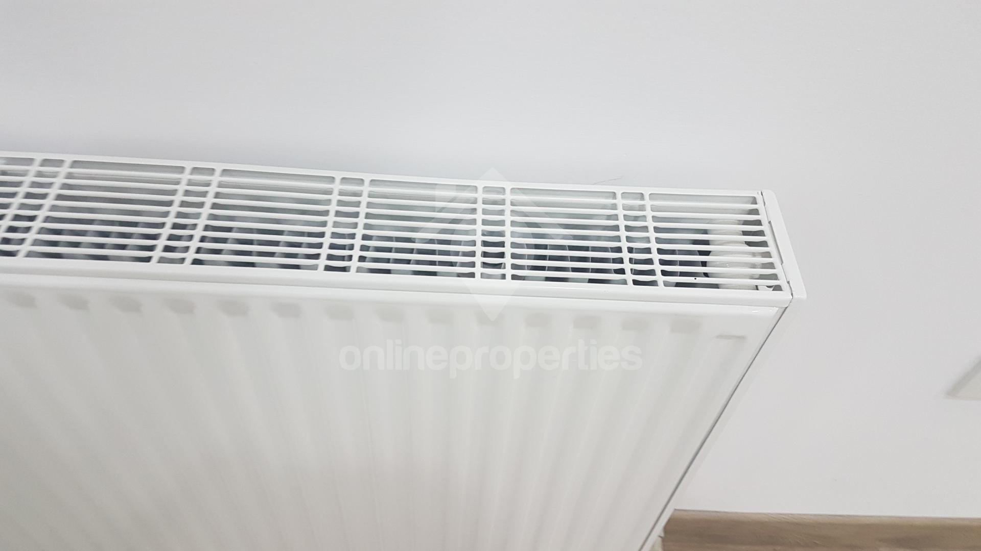 To change image, hover mouse over thumbnails below