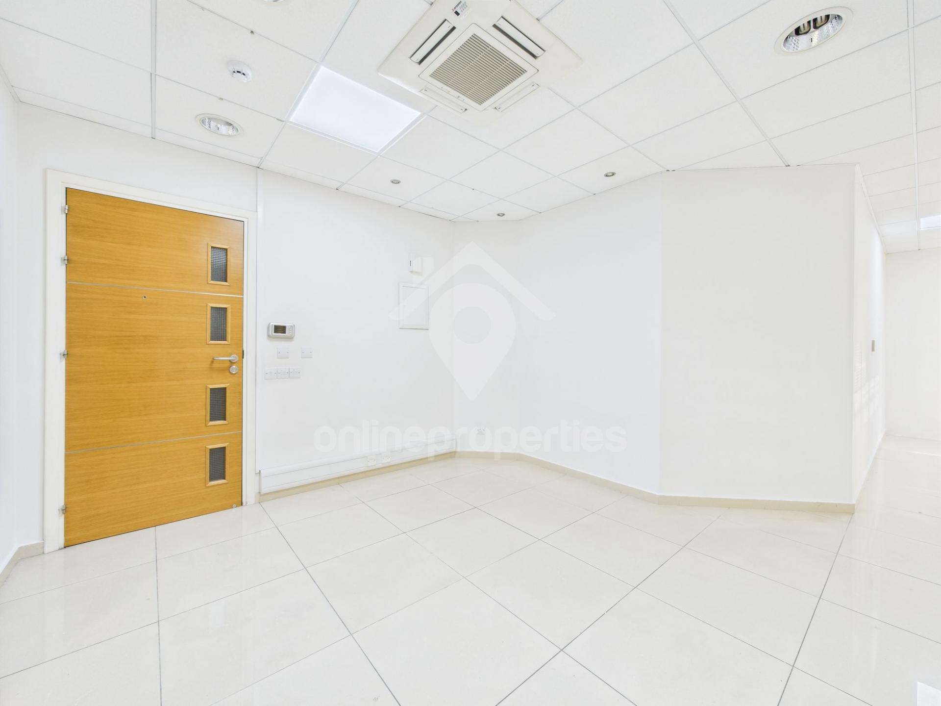 To change image, hover mouse over thumbnails below