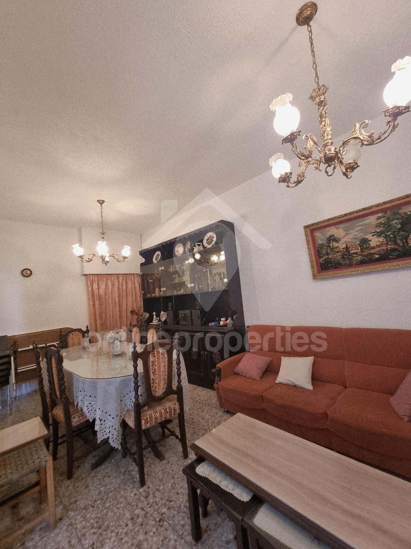 To change image, hover mouse over thumbnails below