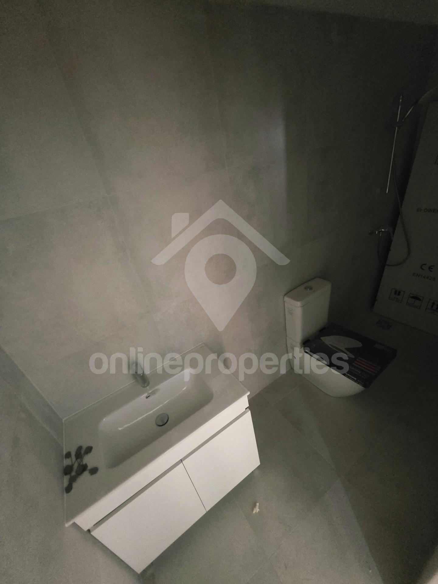 To change image, hover mouse over thumbnails below