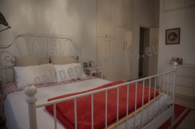 To change image, hover mouse over thumbnails below