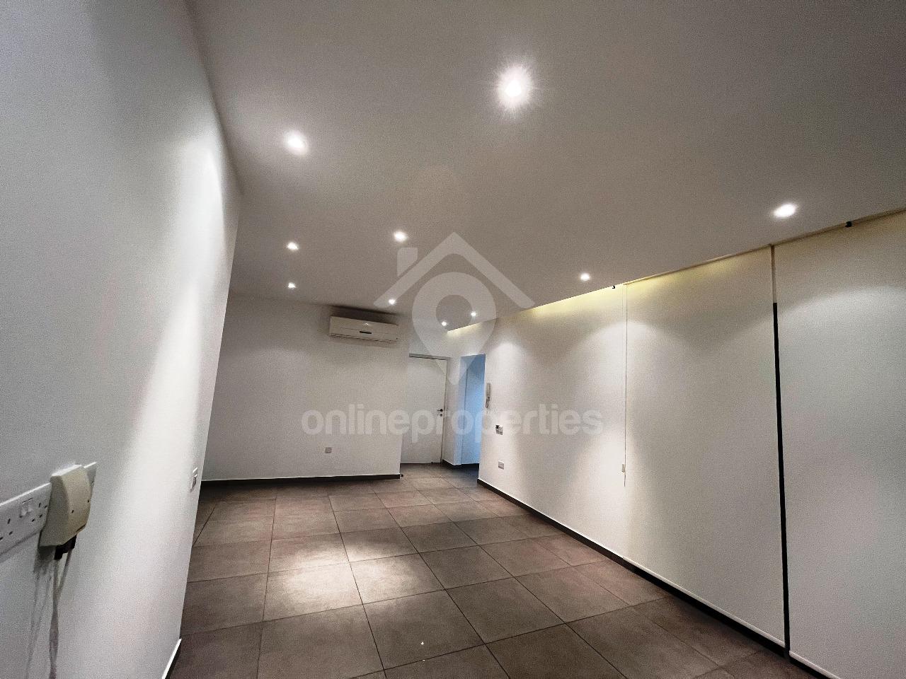 To change image, hover mouse over thumbnails below