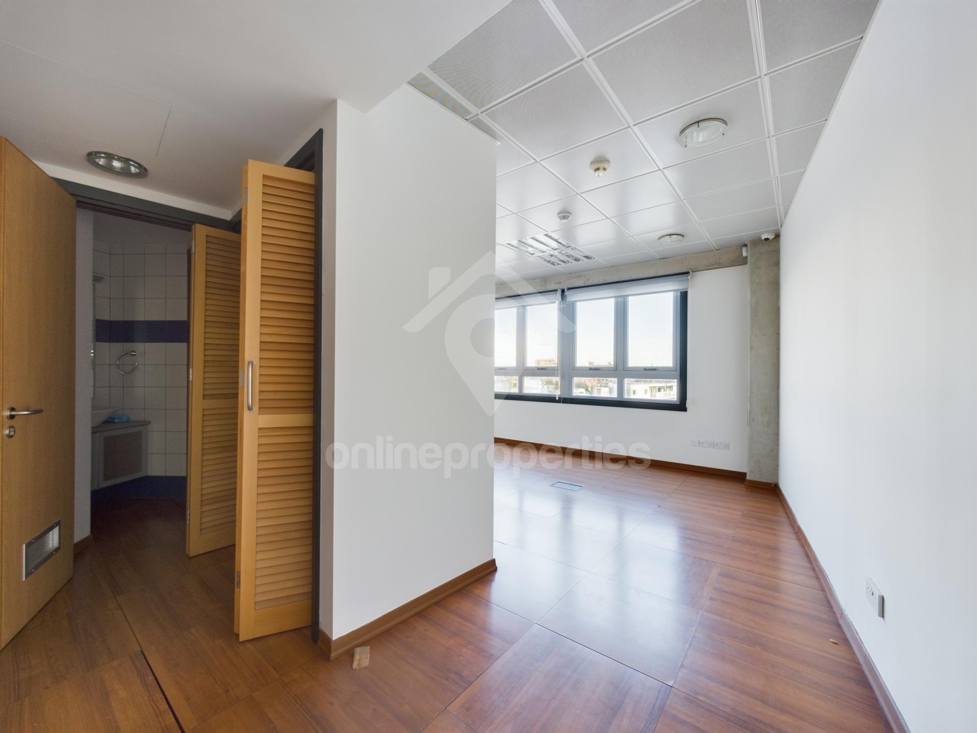 To change image, hover mouse over thumbnails below