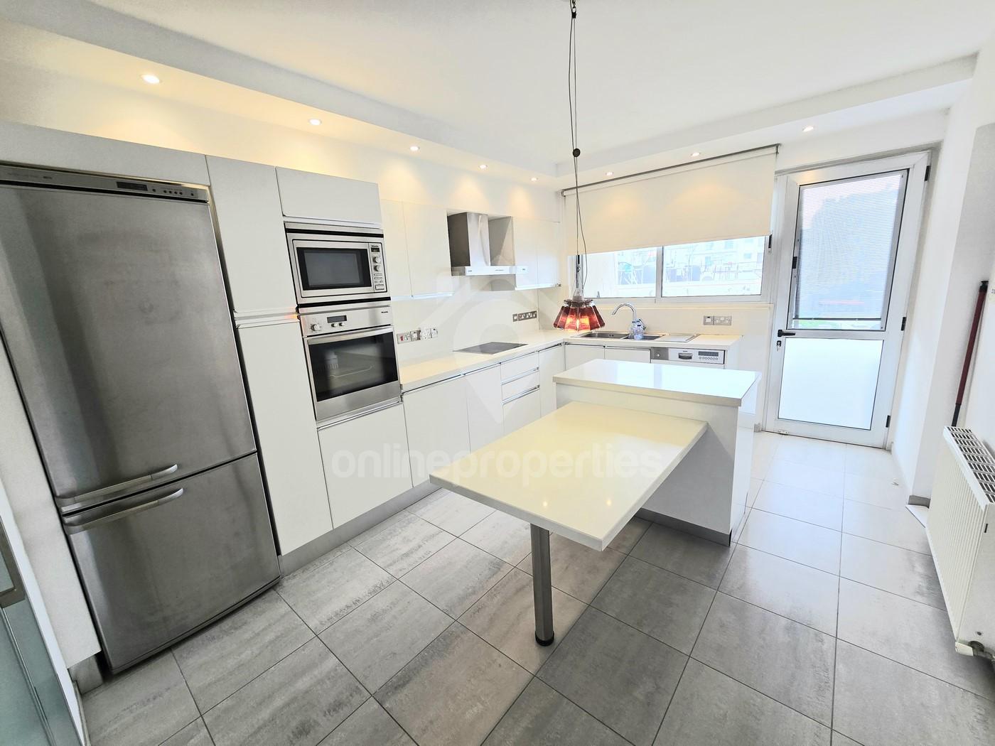 To change image, hover mouse over thumbnails below