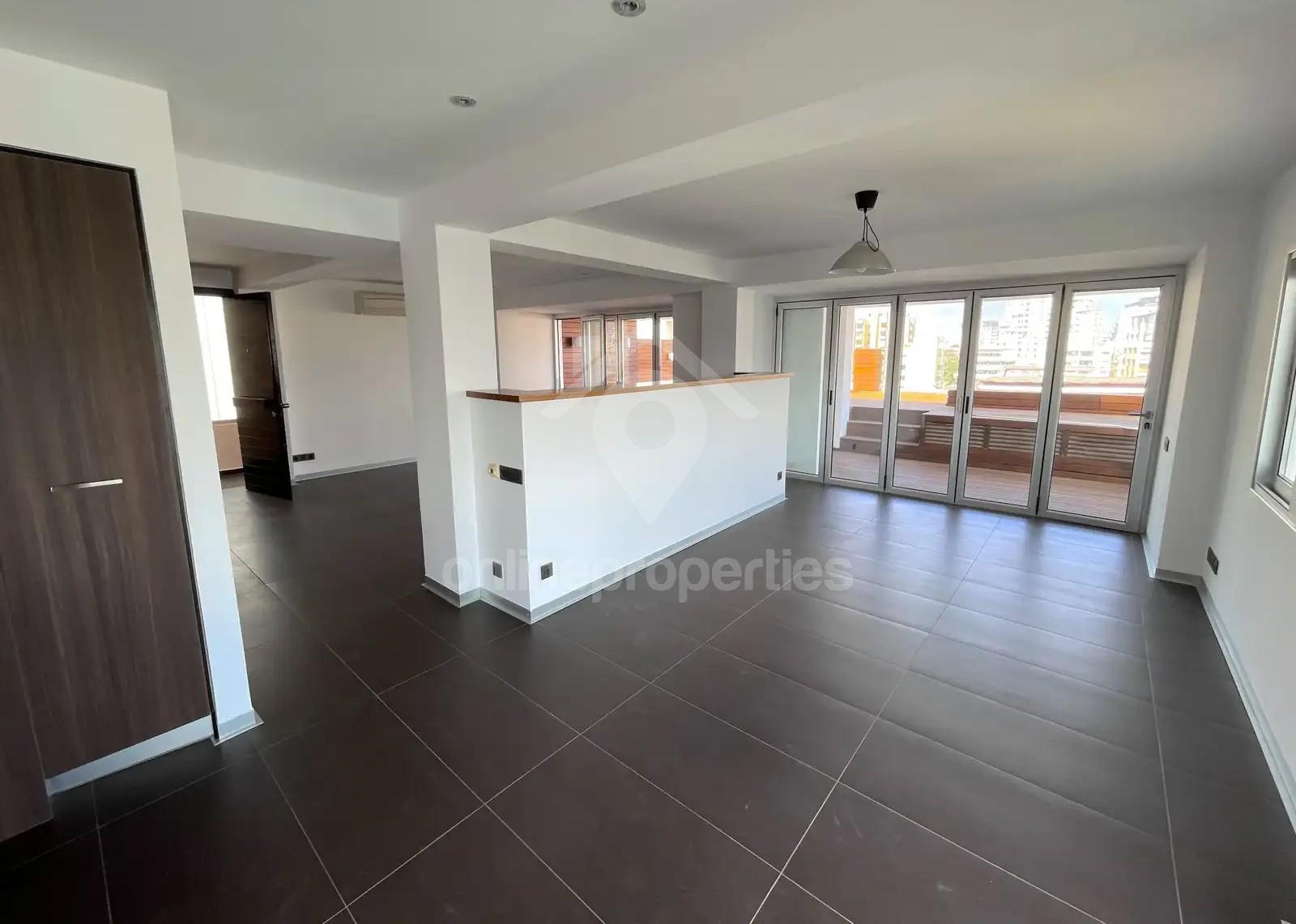 To change image, hover mouse over thumbnails below