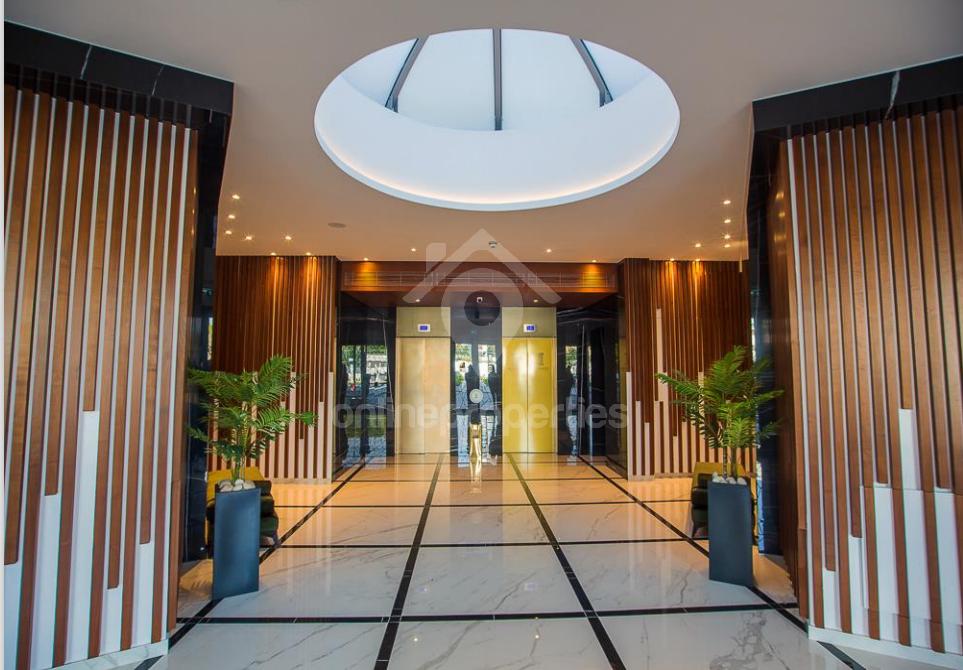 To change image, hover mouse over thumbnails below