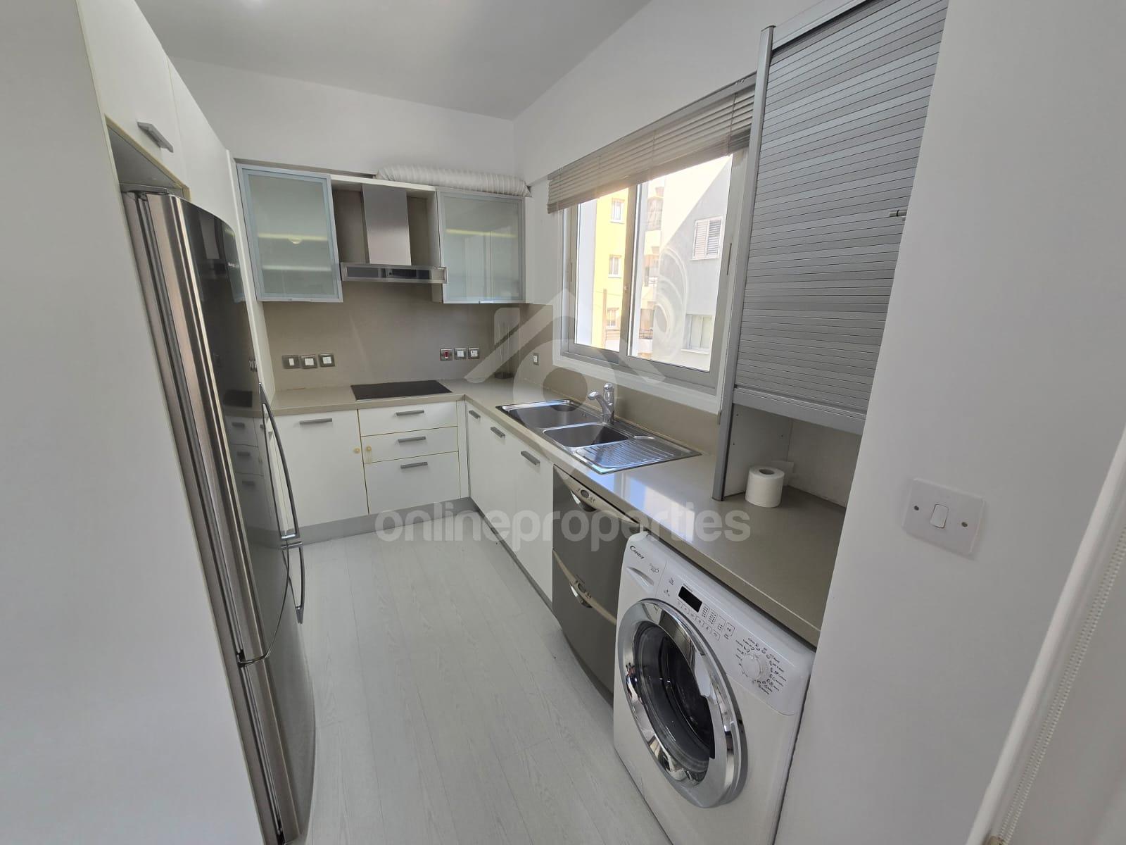 To change image, hover mouse over thumbnails below