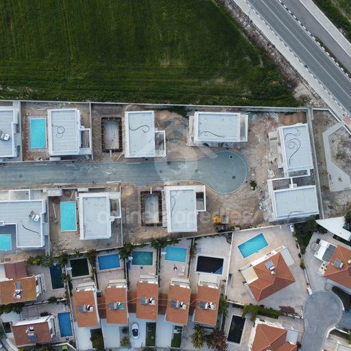 To change image, hover mouse over thumbnails below