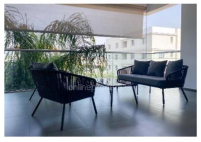 To change image, hover mouse over thumbnails below