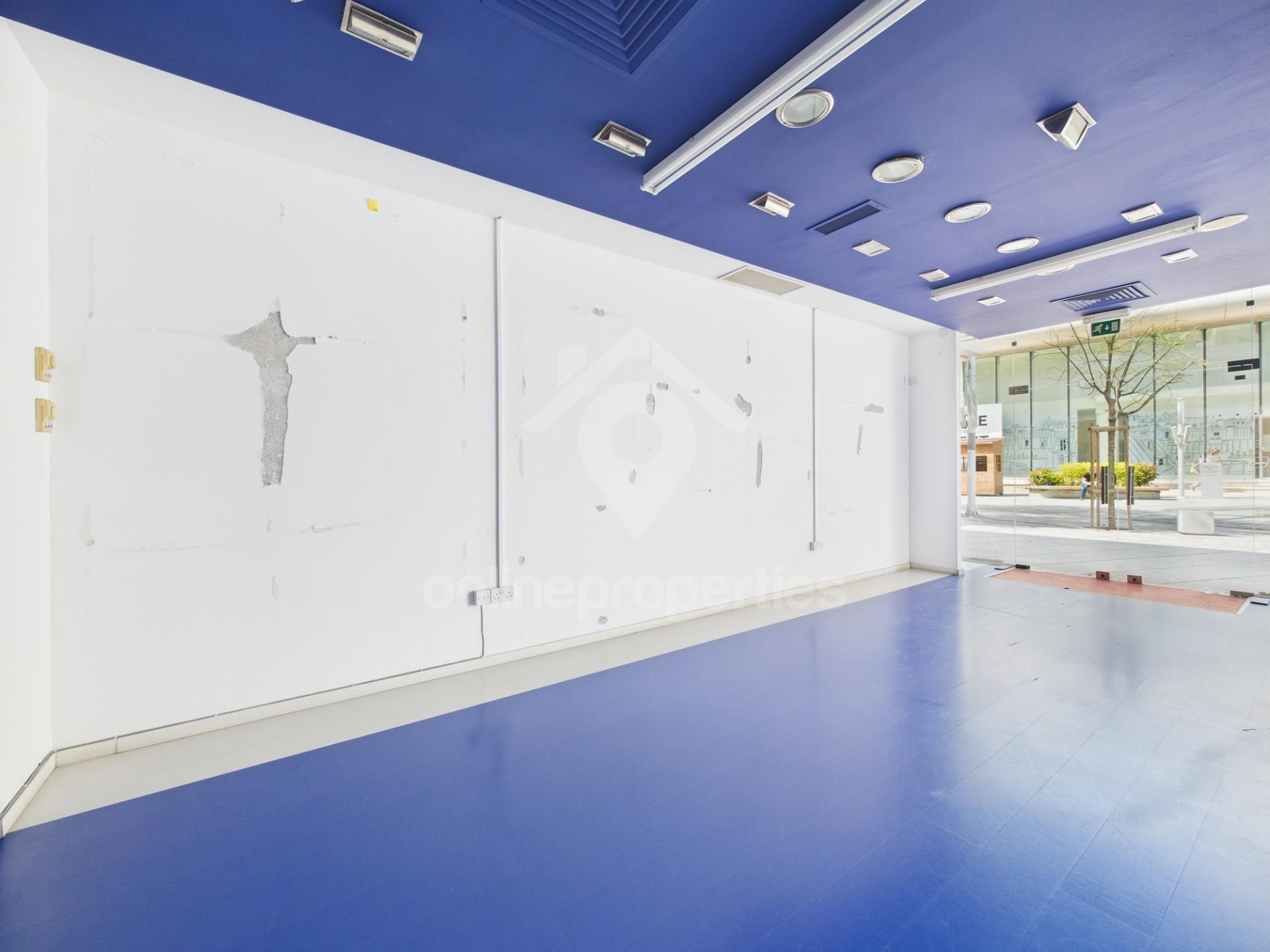 To change image, hover mouse over thumbnails below