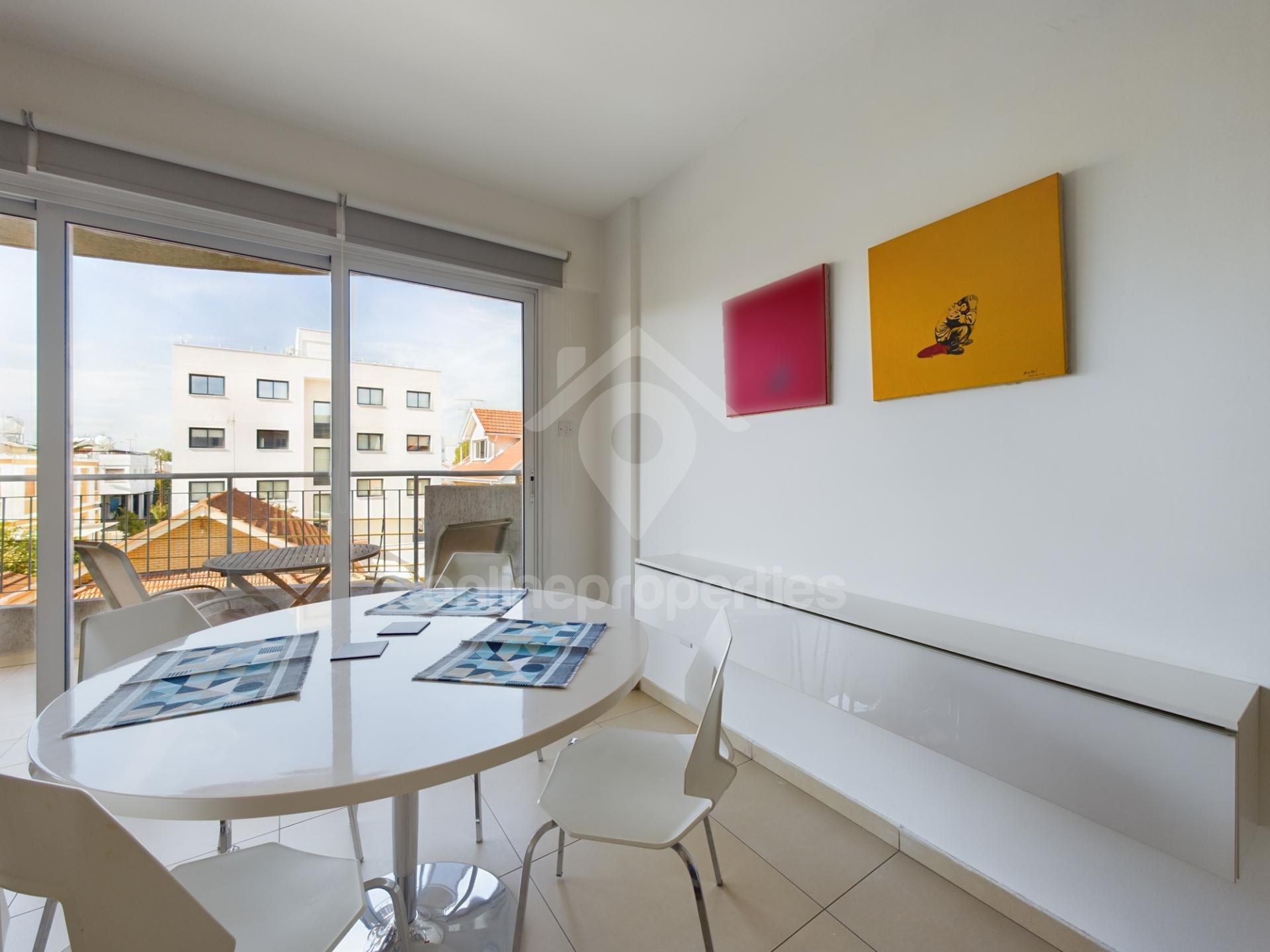 To change image, hover mouse over thumbnails below