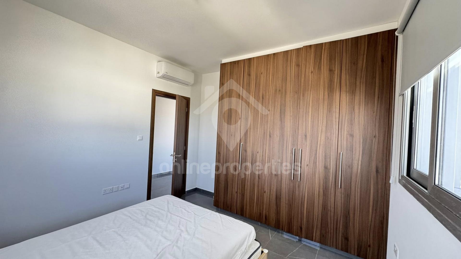 To change image, hover mouse over thumbnails below