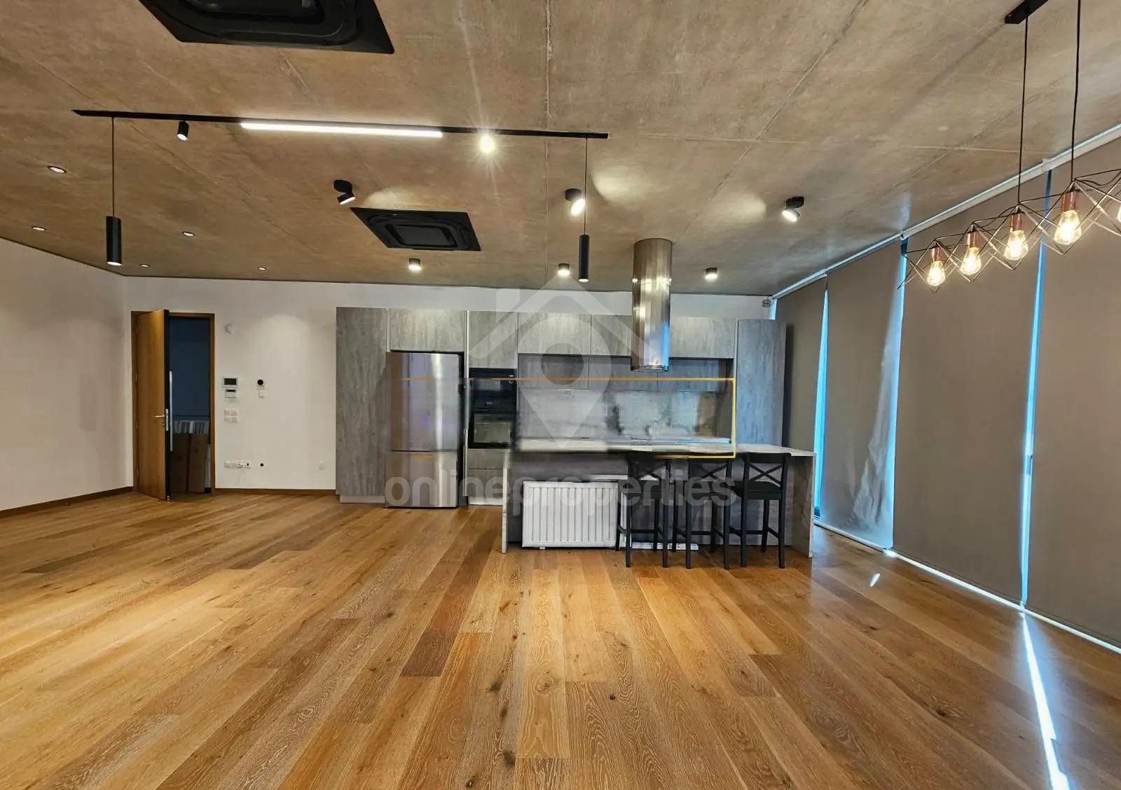 To change image, hover mouse over thumbnails below