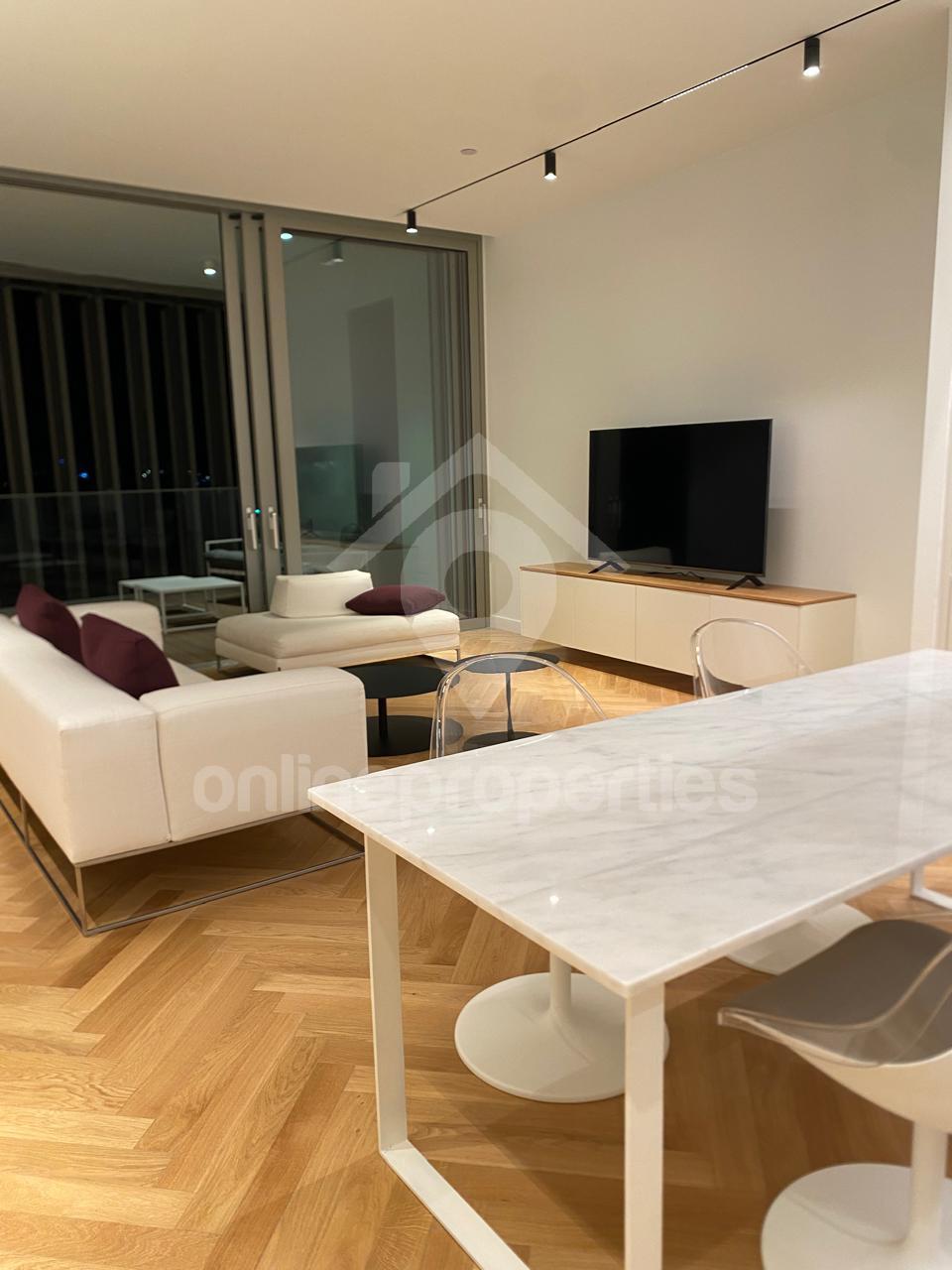 To change image, hover mouse over thumbnails below