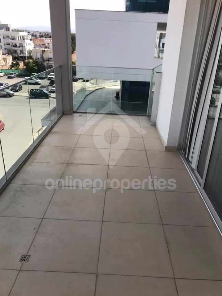 To change image, hover mouse over thumbnails below