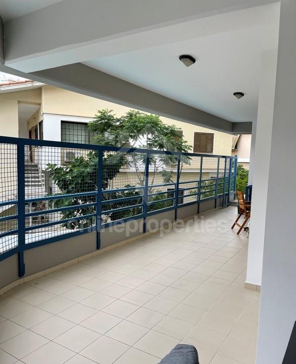 To change image, hover mouse over thumbnails below